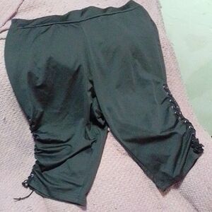 Black  Lace Up Ruched Capri Leggings